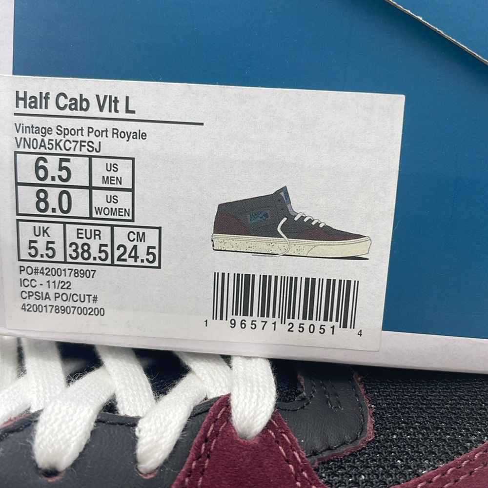 Vans WMNS Half Cab VIt L Vintage Sport Port Royale
VN0A5KC7FSJ
Sneakers - Picture 16 of 16